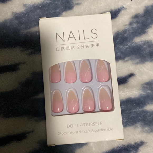 Press On Nails Bundle - Picture 4 of 10